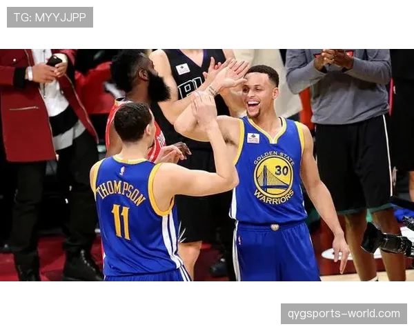 无球跑位拉开空间，伯德比库里得分结构与效率不同