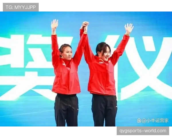 掌敏洁赛前啃冰棍，领奖台口红蹭金牌上了