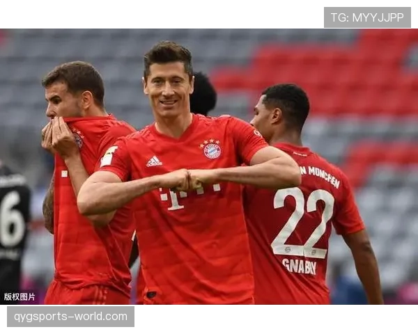 莱万多夫斯基与哈兰德射门效率的分化及驱动结构变化