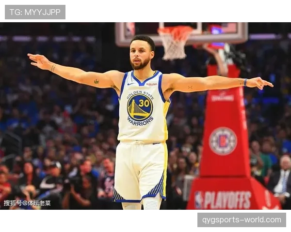 张伯伦高效内线单打拉开篮下差距引领球队攻防转换